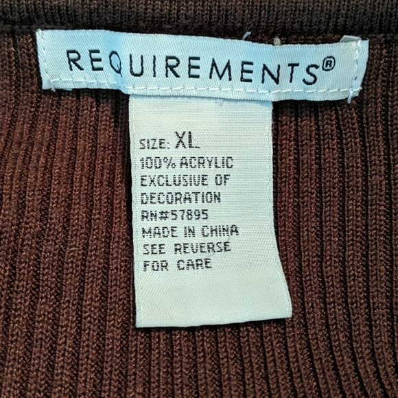 Requirements sweater size extra large - Picture 3 of 3